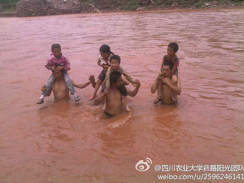 7��17�����Ĵ��r(n��ng)�I(y��)��W����·ꖹ⡱�Fꠁ���������ɽ��ϲ�¿h�ɺӿ��(zh��n)�_չ֧�̻�����ɺӿ��(zh��n)��̎ƫƧ��ȫ��ĺ���ÿ�춼Ҫ���Ѓɂ���С�r�όW��;����Ҫ���^һ�l30�׌��ĺ������D������W�����Ӷ��^�R����ĺ�����