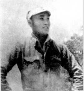 ���һ���1911��1941������Ұ�Q���M�壬�|��ʡ�|�(y��ng)�hʯ��(ch��ng)��������1930������Ї�(gu��)���a(ch��n)�h��1931�ꡰ��һ�ˡ���׃���l(f��)����(j��ng)У��ͬ��������W(xu��)���ؼ��l(xi��ng)������1932��5���ڼ��l(xi��ng)�M����ƽ�|�����x��܊�����������ô�������ָ�]����(zh��n)�`��C(j��)��(d��ng)���˷Q��С��������1935�ꅢ�ӡ�һ��.�š��W(xu��)����(��i)��(gu��)�\(y��n)��(d��ng)�����u(y��)���\(y��n)��(d��ng)�еġ���������1939�����A��������(li��n)܊˾��T��������ΰ�·܊�x�켽܊�^(q��)��ʮ�F(tu��n)�F(tu��n)�L(zh��ng)��1941��2��4�գ��r(sh��)�ΰ�·܊�x�켽܊�^(q��)��ʮ�F(tu��n)�F(tu��n)�L(zh��ng)���һ�����ָ�]�����R�I(y��ng)��(zh��n)���в��Ҡ�������H30�q��