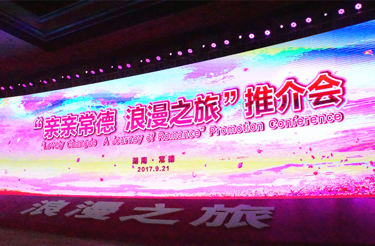 �ƽ��(hu��)�F(xi��n)��(ch��ng)�����zӰ����־�ۣ�