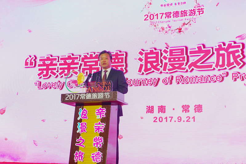 �й�������ί����ӛ�������L����܊���o�����zӰ����־�ۣ�