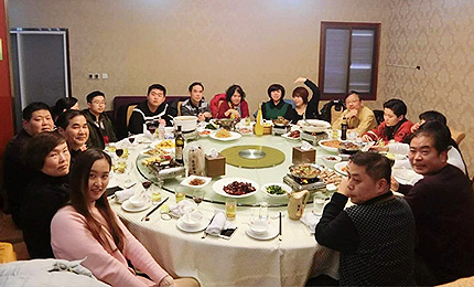 ���İ�̎�����l(xi��ng)���ҵļ��l(xi��ng)�������ھW(w��ng)���´����L(f��ng)���(d��ng)�У���(sh��)�������Ը��صľW(w��ng)��ͨ�^�R�^�����ֺ�΢ҕ�lӛ����Լ��ڼ��l(xi��ng)����Ҋ���У��@Щƽ��(sh��)�Ľ�����������֟o���B͸������Đ������^��ÿһ�c(di��n)΢С��׃�������ǰl(f��)�����l(xi��ng)�H��߅�Ĵ��£����ܽo�l(xi��ng)�H���������ī@�ø����͌�(du��)�Լ����l(xi��ng)���Ժ����M�㡭��Ԕ��(x��)�� 