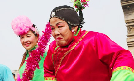 ���՝}�ϴ����һ���׻��(d��ng)���ʼ������L(f��ng)茹�����������������Ť������2��16�գ������һ�@�����}�Ͽh�e�����S����ʵĽ��^�Ļ����(d��ng)�����y(t��ng)���׶��˶������ζ����������Ⱥ���[�´����g�gϲϲ�^������׌��(ji��)�՝}�Ǹ��ӽk����ʡ���Ԕ��(x��)�� 