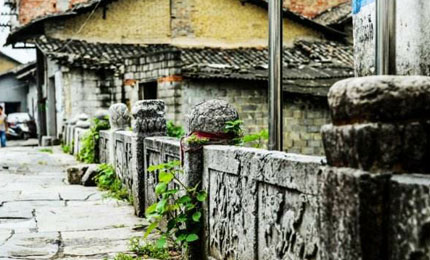 �e�ݹ��(zh��n)�����ƾõĚvʷ�����˹��e�ݳ������Ļ����N(y��n)�������S���Ěvʷ���ľ��^���C�����e�(y��ng)�vʷ���ľ��^�ľ��A����Ԕ��(x��)������CZYYW ���e�(y��ng)�h�e�ݹ��(zh��n) Ͷ�� 