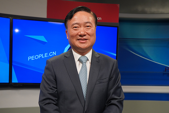 中國五礦集團(tuán)有限公司黨組書記、董事長翁祖亮做客人民網(wǎng)。實(shí)習(xí)生趙晉杰攝