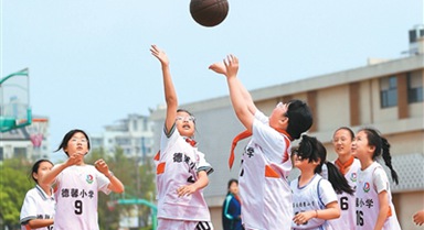 多彩課間 活力校園